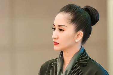 Khánh Thi thấy có lỗi vì không chu toàn được việc gia đình