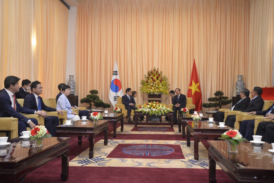 Bí thư Thành ủy TPHCM tiếp Chủ tịch Quốc hội Hàn Quốc - 2 Bí thư Thành ủy TPHCM tiếp Chủ tịch Quốc hội Hàn Quốc - 2