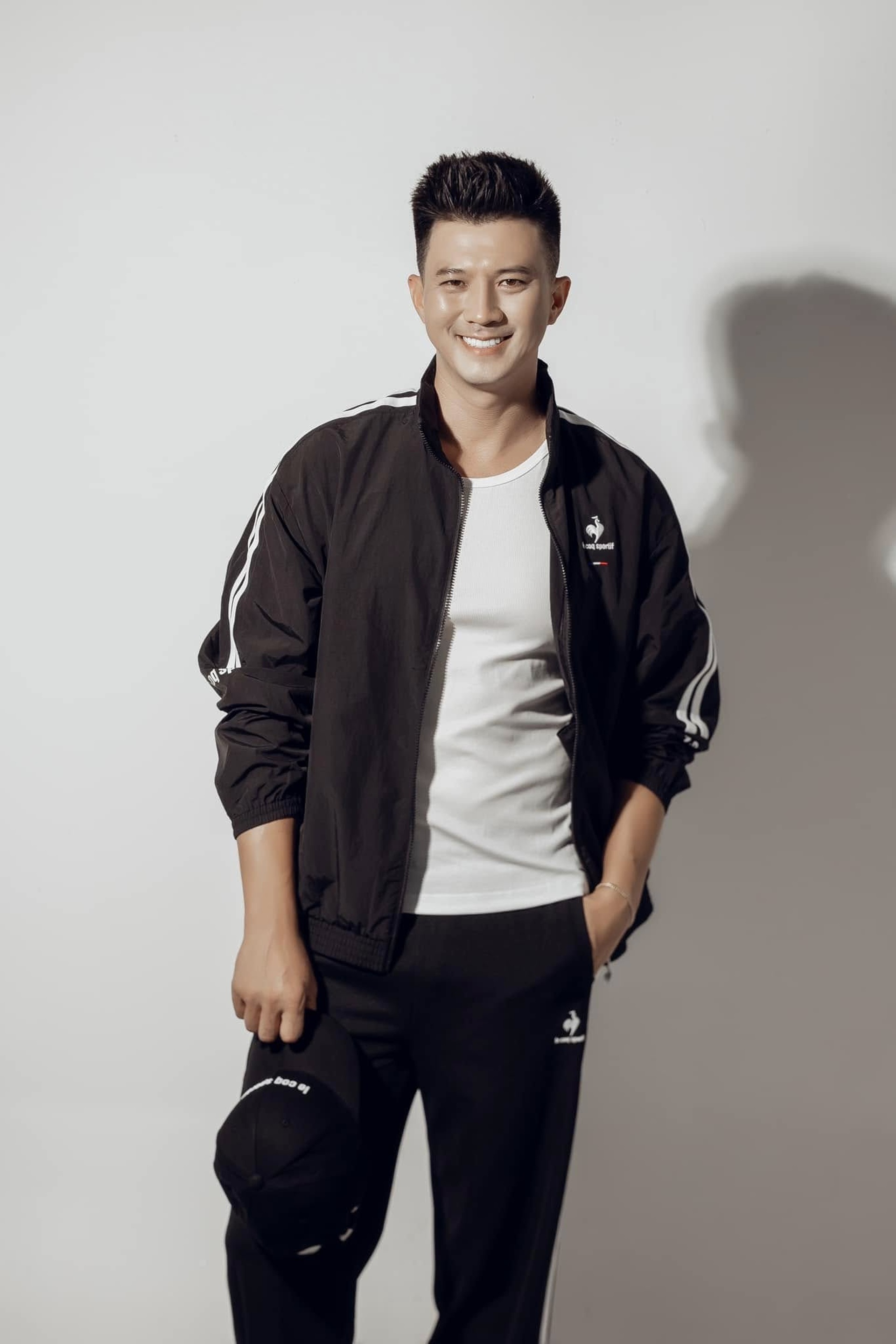 Ba nam diễn viên điển trai, khí chất tổng tài phim giờ vàng VTV - 5 Ba nam diễn viên điển trai, khí chất tổng tài phim giờ vàng VTV - 5