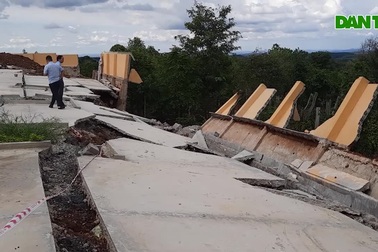 Công trình trường học đổ sập, sạt lở nặng