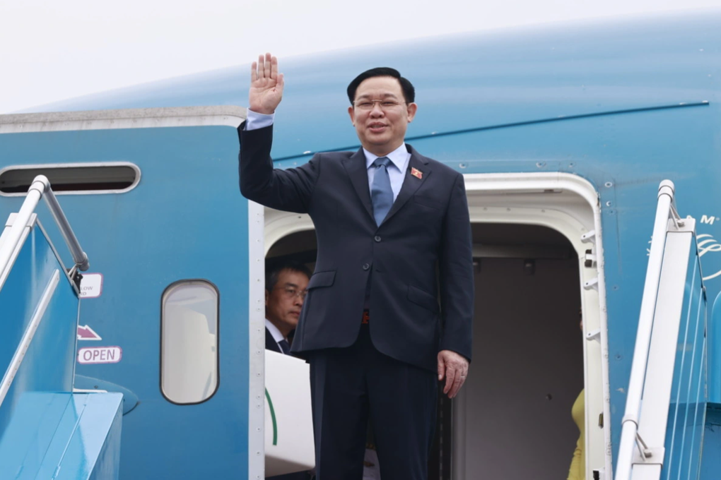 Chủ tịch Quốc hội lên đường thăm chính thức Australia và New Zealand - 1 Chủ tịch Quốc hội lên đường thăm chính thức Australia và New Zealand - 1