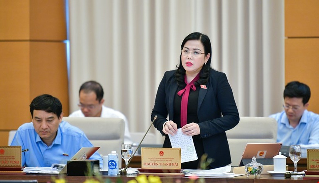 Trưởng Ban Công tác đại biểu nói về vụ cô giáo thân mật với nam sinh - 1 Trưởng Ban Công tác đại biểu nói về vụ cô giáo thân mật với nam sinh - 1