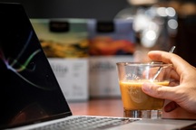 Những yếu tố ảnh hưởng tới hàm lượng cafein trong cà phê hòa tan