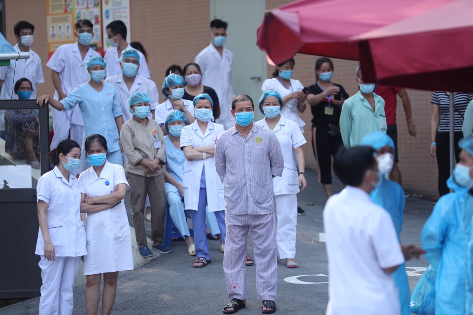 Hình ảnh Bệnh viện E với đợt phong tỏa ngắn chưa từng có - 7 Hình ảnh Bệnh viện E với đợt phong tỏa ngắn chưa từng có - 7