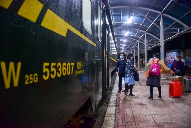Chuyến tàu liên vận Việt Trung giữa mùa dịch virus corona - 4 Chuyến tàu liên vận Việt Trung giữa mùa dịch virus corona - 4