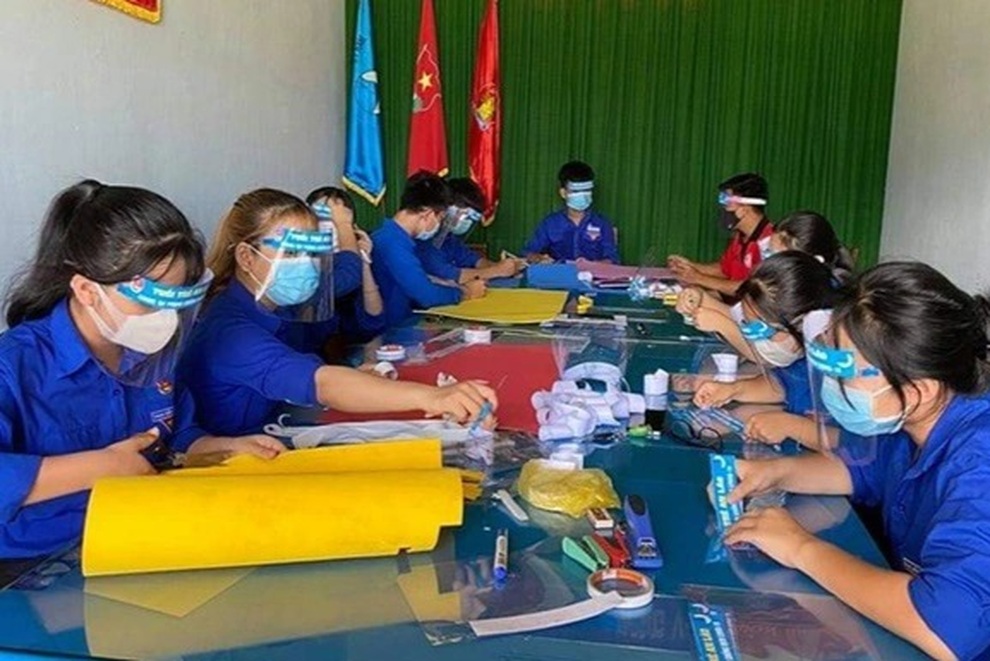 Nữ sinh đất võ biến kỳ nghỉ hè thành kỳ chống dịch Covid-19 - 3