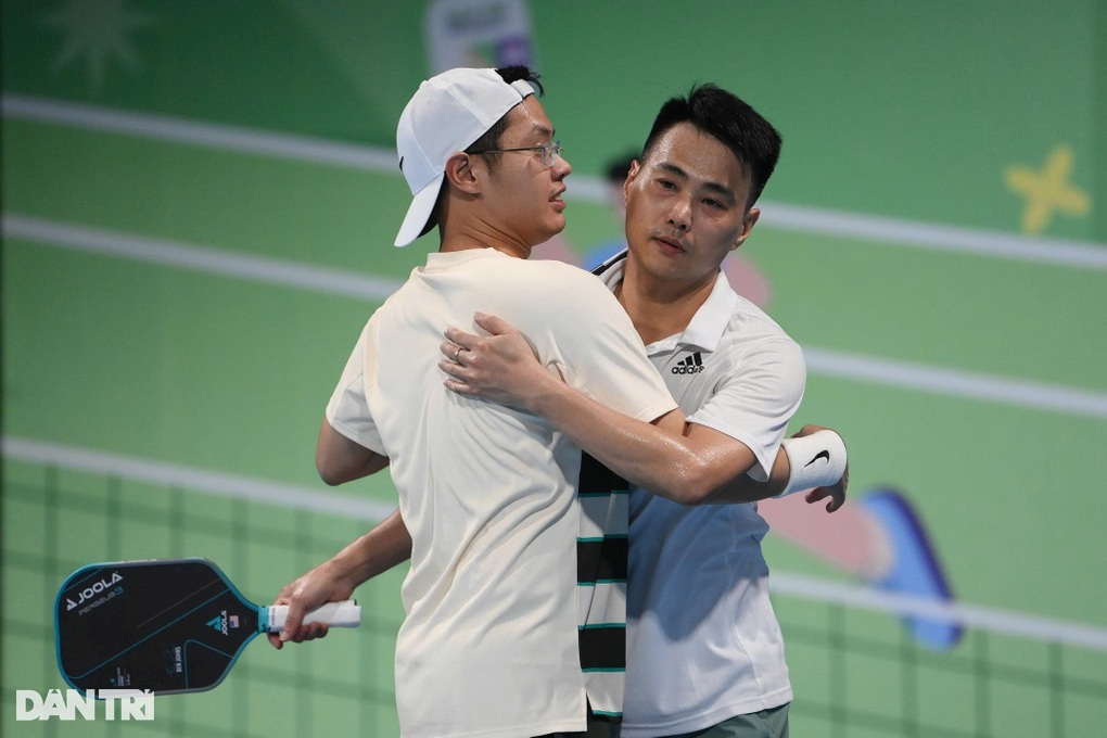 Xác định cặp VĐV vô địch nội dung đôi nam trình 5.5 giải pickleball Dân trí - 2 Xác định cặp VĐV vô địch nội dung đôi nam trình 5.5 giải pickleball Dân trí - 2