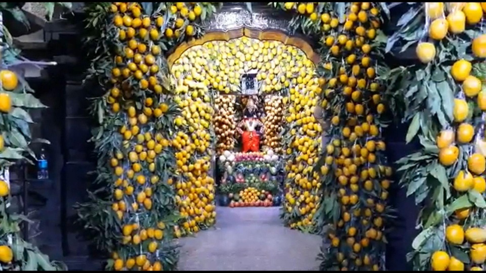 Đền thờ Ấn Độ quyên tặng 7.000 quả xoài cho bệnh nhân Covid-19 - 1 Đền thờ Ấn Độ quyên tặng 7.000 quả xoài cho bệnh nhân Covid-19 - 1