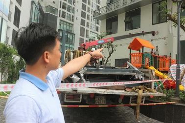 Sập giàn nóng điều hòa ở khu chung cư, người dân khẩn thiết cầu cứu