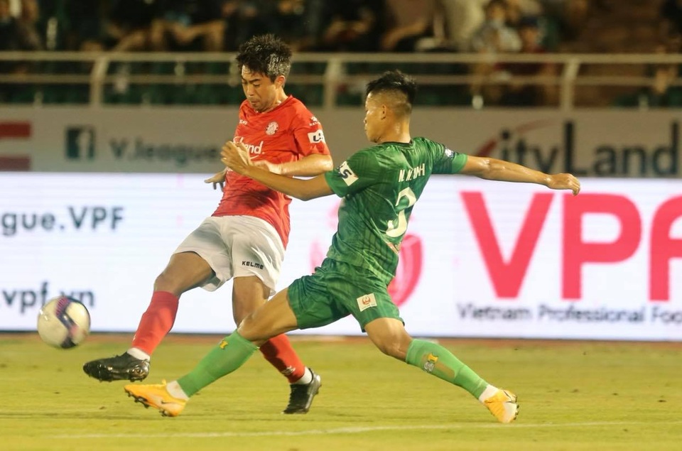 Lee Nguyễn khai hỏa, CLB TPHCM thắng kịch tính Sài Gòn FC - 1 Lee Nguyễn khai hỏa, CLB TPHCM thắng kịch tính Sài Gòn FC - 1