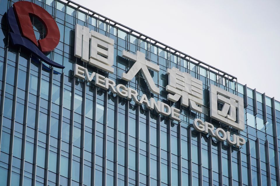 Evergrande cae en una situación precaria - 1 Evergrande rơi vào tình thế ngàn cân treo sợi tóc - 1