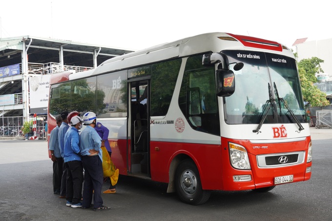 Từ 0h ngày 15/5, TP.HCM không vận chuyển hành khách đến vùng có dịch - Ảnh 1.