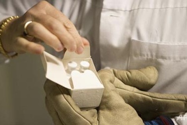 Nhượng quyền vắc xin thử nghiệm: Hy vọng mới cho bệnh nhân Ebola