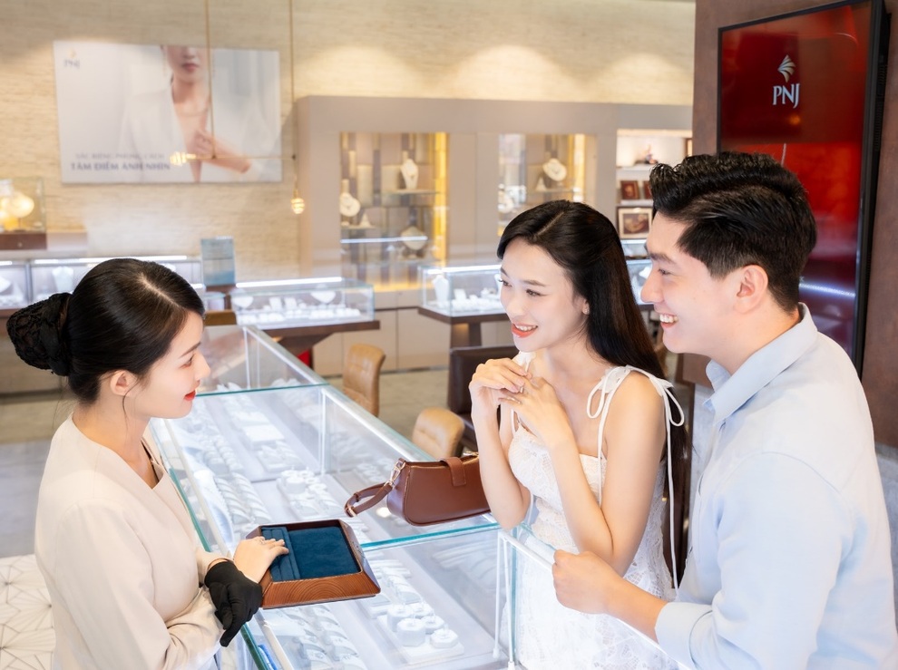 PNJ nộp ngân sách hơn 2.100 tỷ đồng, dẫn đầu ngành bán lẻ - 1 PNJ nộp ngân sách hơn 2.100 tỷ đồng, dẫn đầu ngành bán lẻ - 1