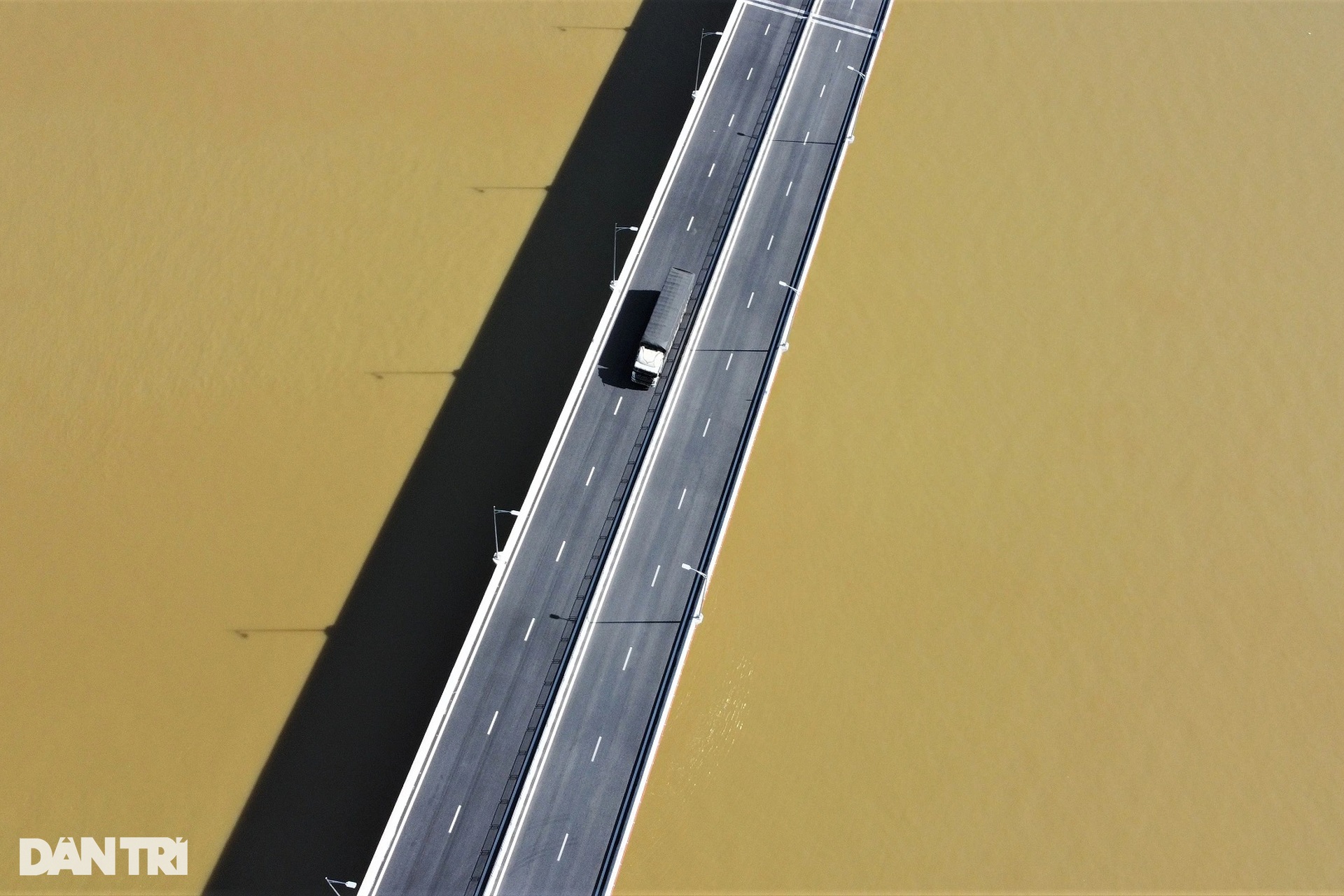 5 cây cầu bắc qua một dòng sông chạy dọc tỉnh rộng nhất Việt Nam - 10