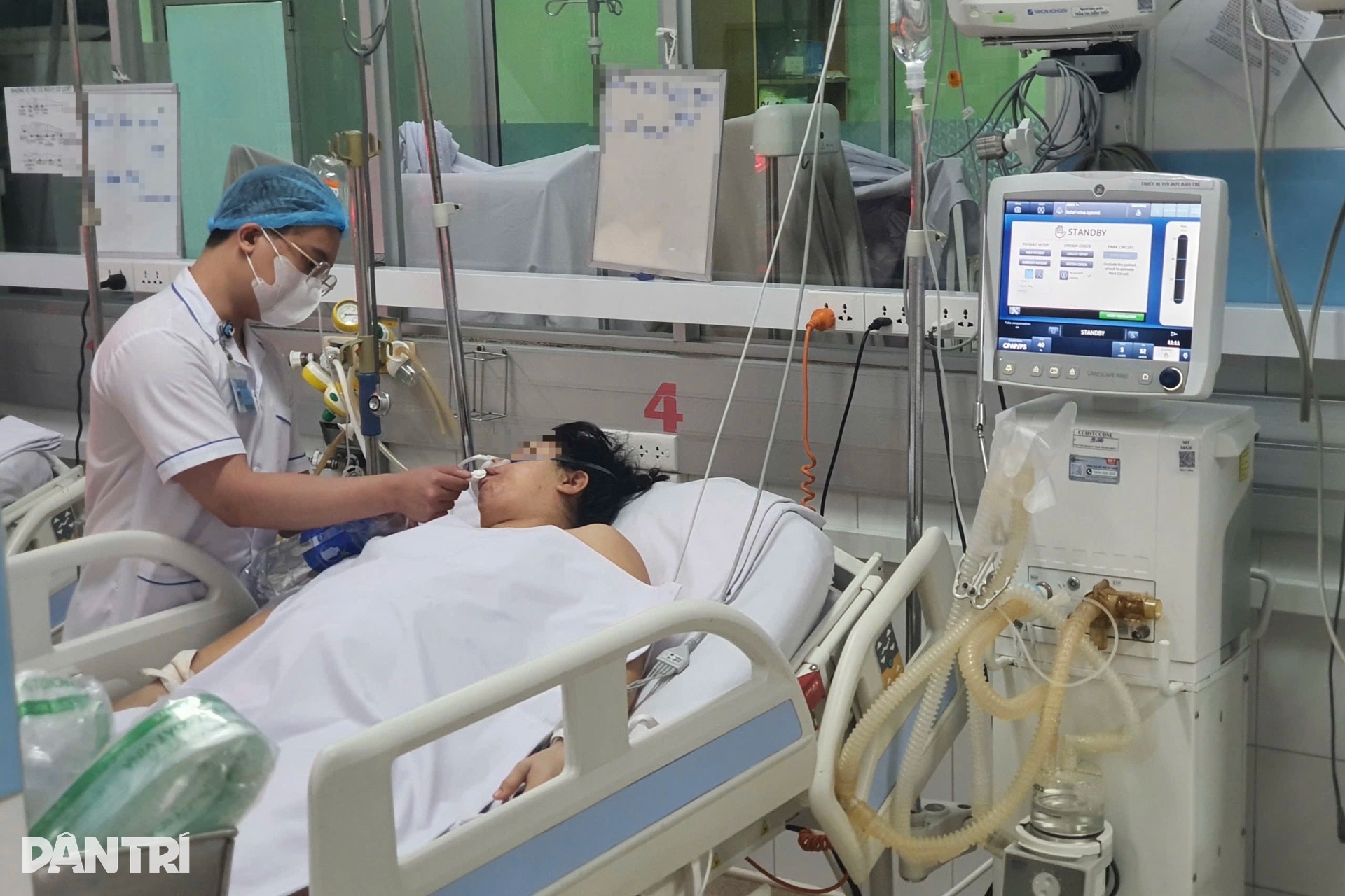 Hàng loạt người lớn, trẻ em ở TPHCM nhập viện vì đe dọa sốc sốt xuất huyết - 12 Hàng loạt người lớn, trẻ em ở TPHCM nhập viện vì đe dọa sốc sốt xuất huyết - 12