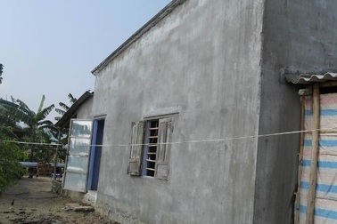 Suýt mất mạng vì uống thuốc diệt cỏ phản đối việc cưỡng chế