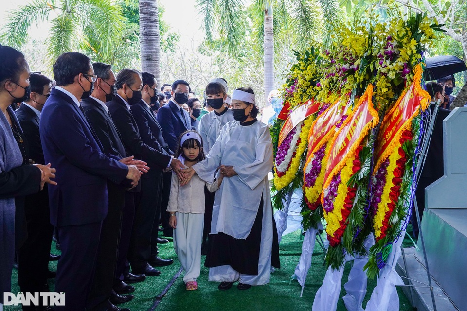 Nguyên Phó Thủ tướng Trương Vĩnh Trọng về nơi an nghỉ cuối cùng - 16 Nguyên Phó Thủ tướng Trương Vĩnh Trọng về nơi an nghỉ cuối cùng - 16