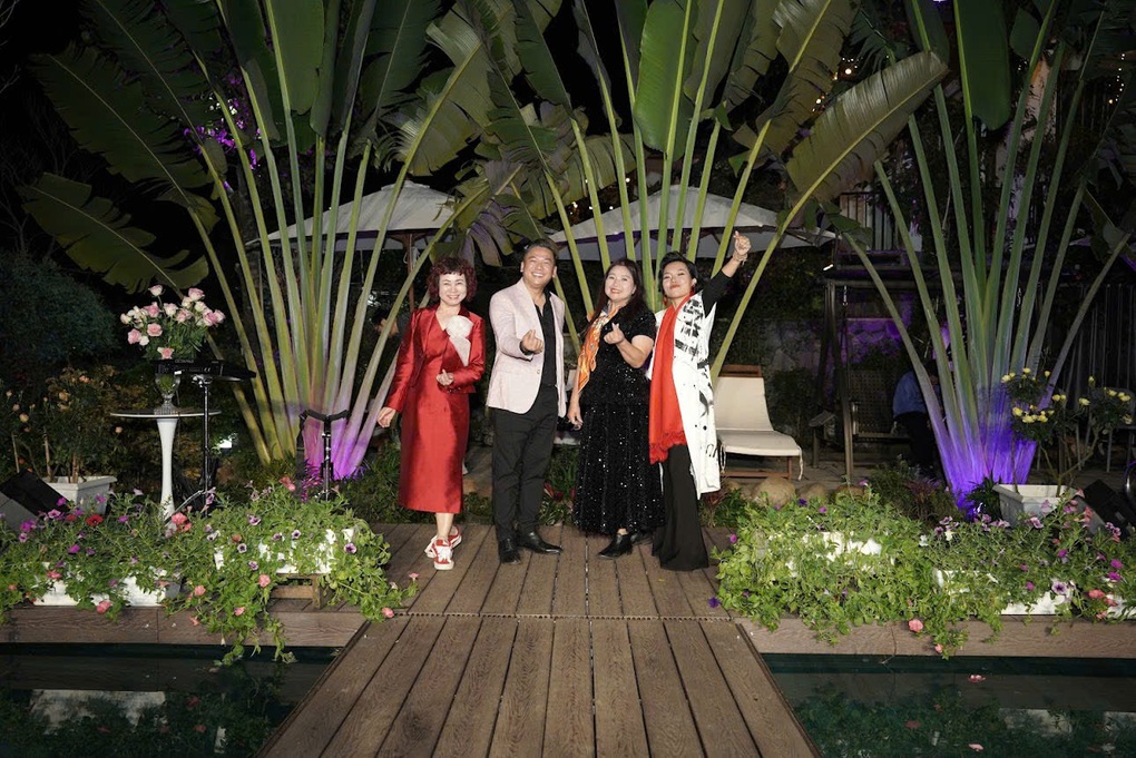 Đêm nhạc 8/3 tại Rose Homestay Ba Vì - Món quà ngọt ngào dành tặng phái đẹp - 2 Đêm nhạc 8/3 tại Rose Homestay Ba Vì - Món quà ngọt ngào dành tặng phái đẹp - 2