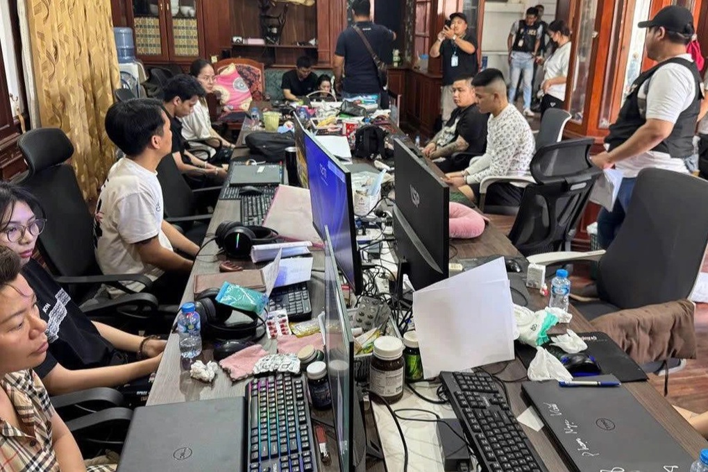 Công an Việt Nam và Lào triệt phá đường dây đánh bạc gần 1.300 tỷ đồng - 2 Công an Việt Nam và Lào triệt phá đường dây đánh bạc gần 1.300 tỷ đồng - 2