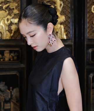 Hoa hậu Chuyển giới Nong Poy hạnh phúc bên chồng đại gia, ngày càng đẹp - 16