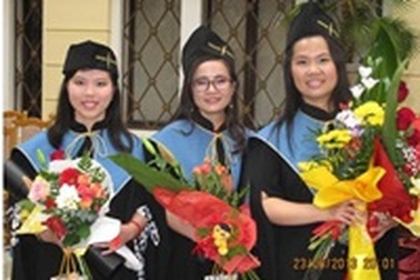 Du học Hungary: Hợp Điểm chúc mừng các Tân khoa tốt nghiệp Đại học Y khoa Debrecen 