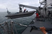 Xác định được vị trí hộp đen, Indonesia chạy đua tìm máy bay rơi