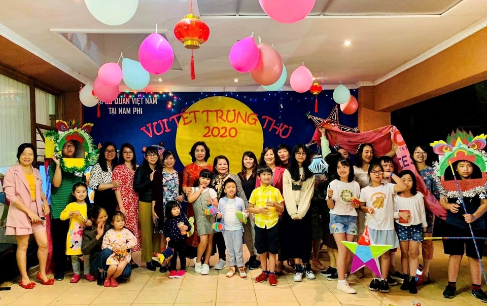 Cộng đồng người Việt ở Nam Phi vui Tết Trung thu - 1 Cộng đồng người Việt ở Nam Phi vui Tết Trung thu - 1