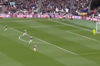 West Ham 1-3 Man City: Phút 53, Jesus dễ dàng ghi bàn