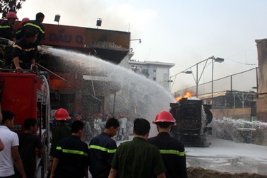 Hà Nội: Loại bỏ các cây xăng ngoài quy hoạch