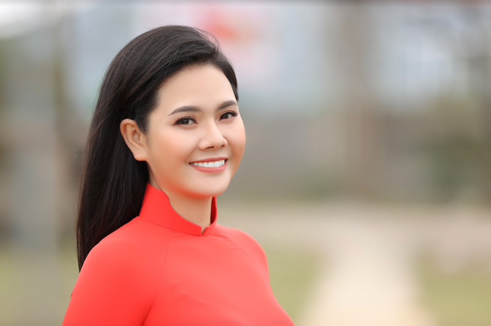 Ca sĩ Lương Nguyệt Anh đưa con trai nuôi đóng MV mừng 8/3 - 1 Ca sĩ Lương Nguyệt Anh đưa con trai nuôi đóng MV mừng 8/3 - 1
