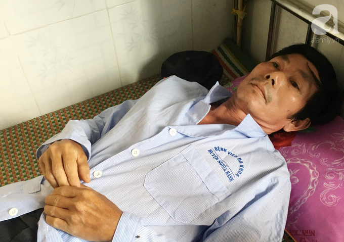 Lời khẩn cầu của người mẹ già yếu, đau đớn nhìn con trai chết mòn: Lời khẩn cầu của người mẹ già yếu, đau đớn nhìn con trai chết mòn: