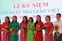 Lễ kỷ niệm 40 năm ngày Nhà giáo Việt Nam ở mái trường Thanh Xuân