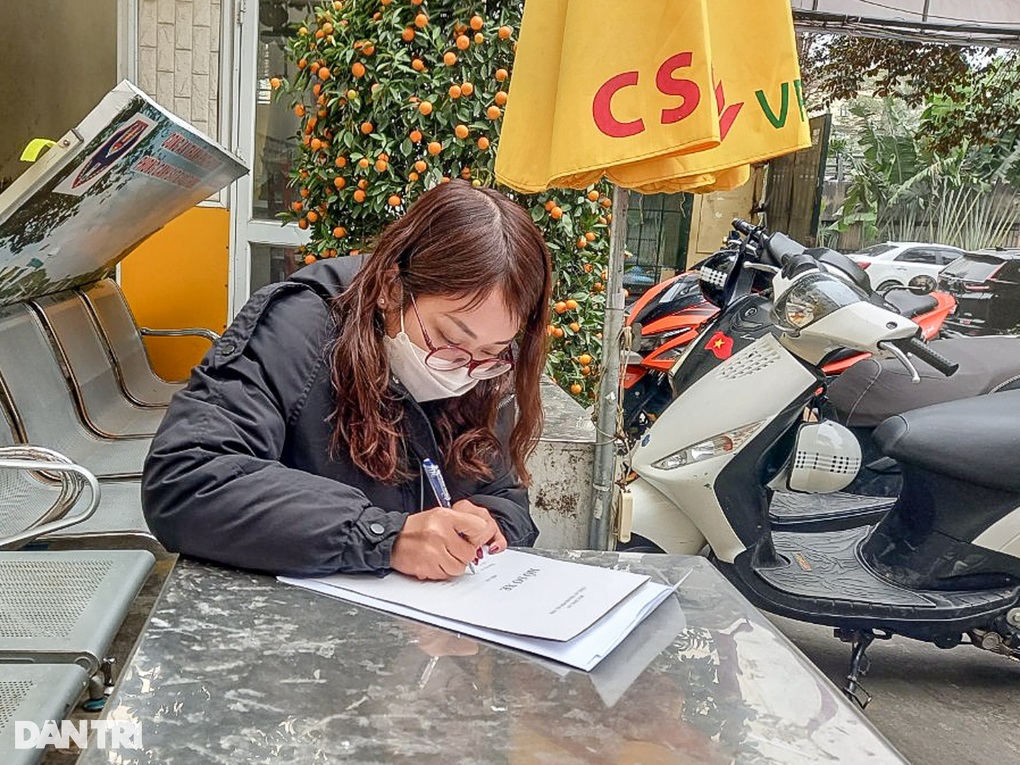 Công sở Hà Nội ngày đầu làm việc: Vắng người dân đến làm thủ tục hành chính - 4 Công sở Hà Nội ngày đầu làm việc: Vắng người dân đến làm thủ tục hành chính - 4