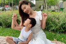 Thúy Diễm trình diễn thời trang cùng con trai cưng