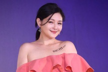 Từ Hy Viên và mẹ chiến tranh lạnh vì nữ diễn viên tái hôn