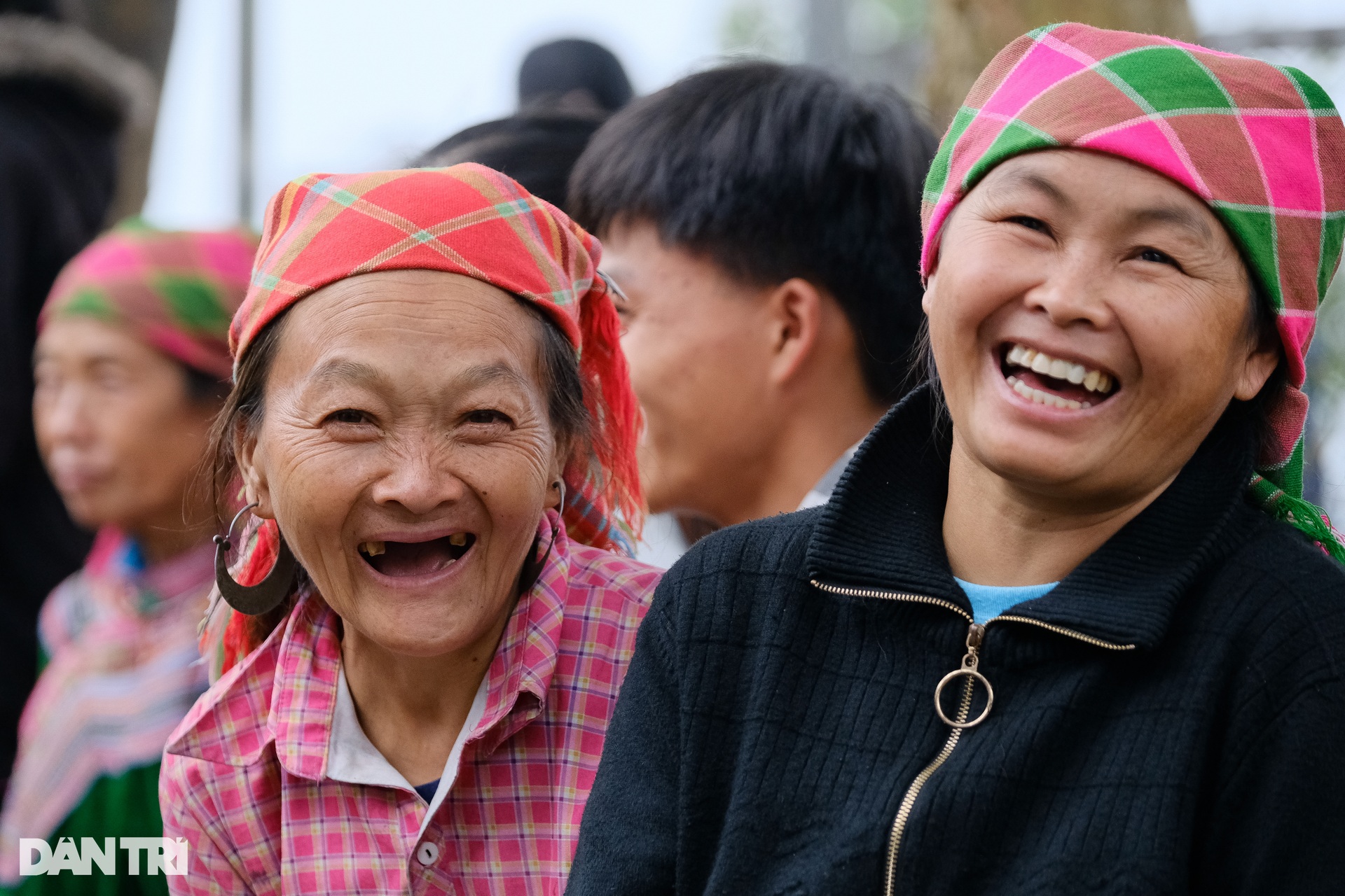 Trẻ em bản nghèo ở Lào Cai đón niềm vui bất ngờ - 8 Trẻ em bản nghèo ở Lào Cai đón niềm vui bất ngờ - 8