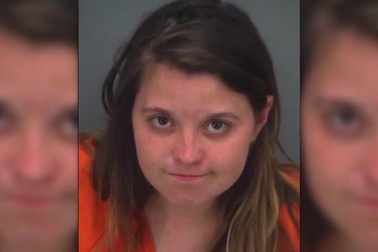 Lấy 116 triệu của bạn trai để boa cho nhân viên phục vụ