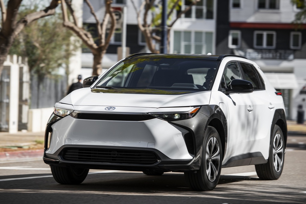 Toyota đưa dữ liệu chứng minh nếu chỉ làm xe điện sẽ gây hại cho môi trường - 2 Toyota đưa dữ liệu chứng minh nếu chỉ làm xe điện sẽ gây hại cho môi trường - 2