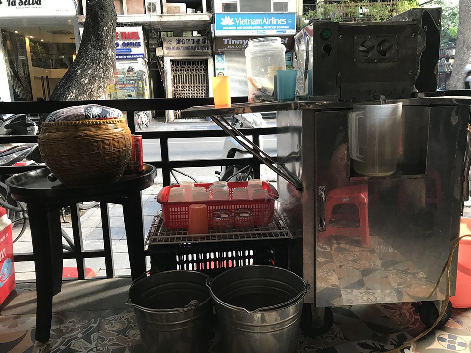 Hậu Covid-19, sảnh chờ khách sạn hạng sang thành quán trà đá vỉa hè - 9 Hậu Covid-19, sảnh chờ khách sạn hạng sang thành quán trà đá vỉa hè - 9