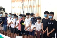 Tạm giữ nhóm thanh thiếu niên tụ tập, cổ vũ chạy xe máy tốc độ cao