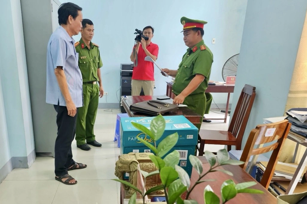 An Giang: Bắt 2 cán bộ Văn phòng đăng ký đất đai chi nhánh Long Xuyên - 1 An Giang: Bắt 2 cán bộ Văn phòng đăng ký đất đai chi nhánh Long Xuyên - 1
