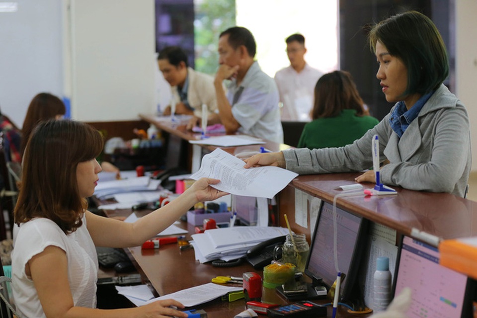 Công chức bị hạ bậc lương, không được bổ nhiệm vào chức vụ cao hơn - 1 Công chức bị hạ bậc lương, không được bổ nhiệm vào chức vụ cao hơn - 1