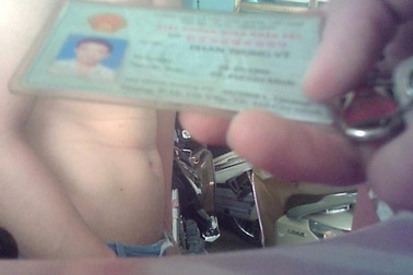 "Vô tư" mua bán giấy tờ tùy thân