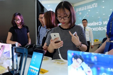 Thị phần smartphone 6 tháng đầu năm: Miếng bánh chỉ chia cho hai người?