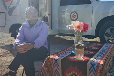 Bà nội trợ 60 tuổi ly hôn chồng bạo hành, thực sự bắt đầu hiểu cuộc sống