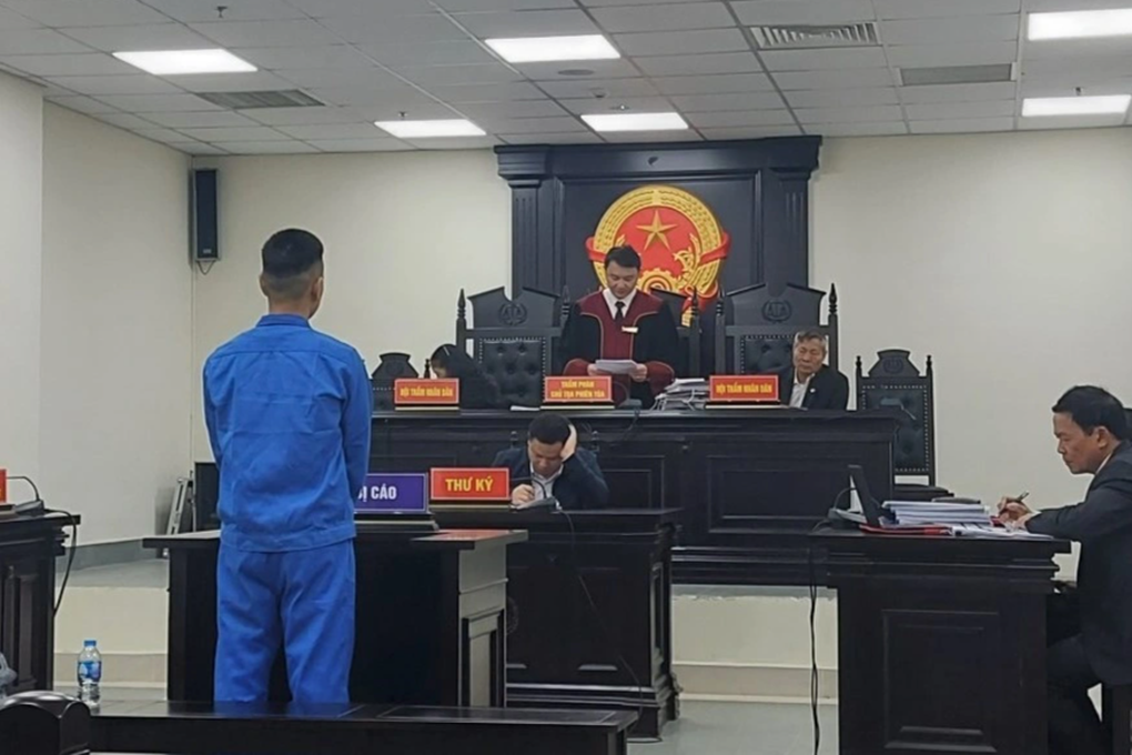 Cuộc giao dịch tại phòng hỏi cung khiến cựu điều tra viên lĩnh 7 năm tù - 1 Cuộc giao dịch tại phòng hỏi cung khiến cựu điều tra viên lĩnh 7 năm tù - 1