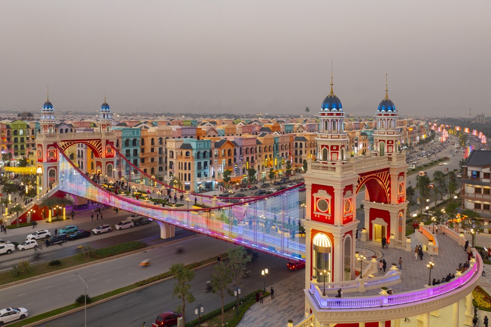 Giới trẻ Hà Nội khám phá "vũ trụ giải trí" độc nhất miền Bắc