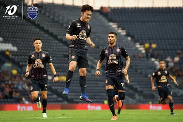 Xuân Trường nhận giải thưởng đầu tiên tại Thai League
