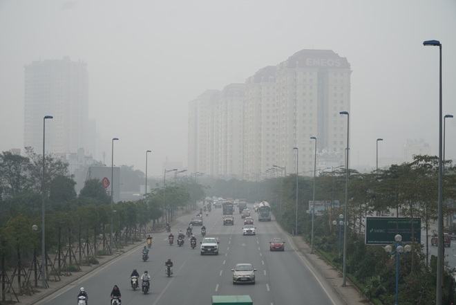 Không khí Hà Nội liên tục ở ngưỡng xấu, nhà cao tầng chìm trong mù mịt - 12 Không khí Hà Nội liên tục ở ngưỡng xấu, nhà cao tầng chìm trong mù mịt - 12